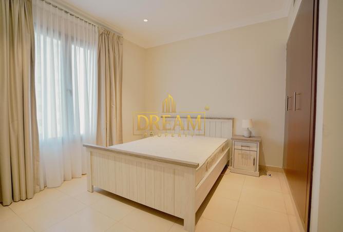 908077 - Property Image 2