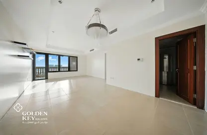 Apartment - 2 Bedrooms - 3 Bathrooms for rent in West Porto Drive - Porto Arabia - The Pearl Island - Doha