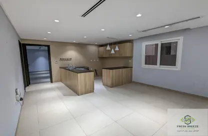 Apartment - 1 Bedroom - 1 Bathroom for rent in Anas Street - Fereej Bin Mahmoud North - Fereej Bin Mahmoud - Doha