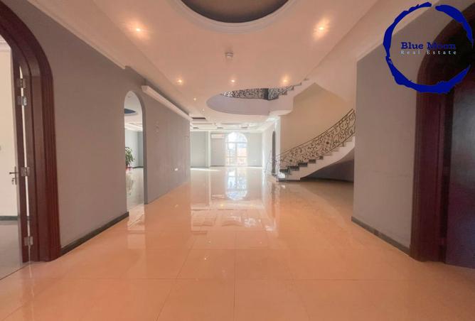869926 - Property Image 2