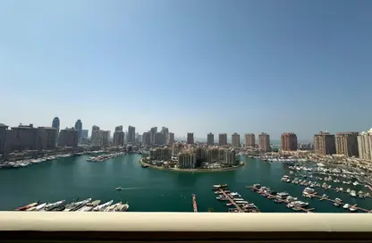 شقة - 2 غرف نوم - 3 حمامات للايجار في طريق بورتو الشرقي - بورتو أرابيا - جزيرة اللؤلؤة - الدوحة