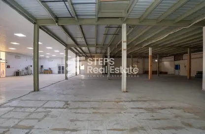 Warehouse - Studio - 1 Bathroom for rent in Industrial Area 4 - Industrial Area - Industrial Area - Doha
