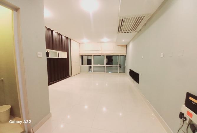 988503 - Property Image 2