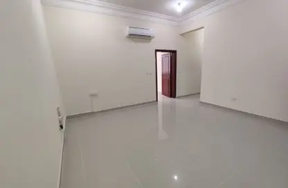 Apartment - 3 Bedrooms - 2 Bathrooms for rent in Fereej Kulaib - Doha