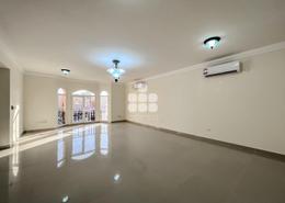 صورةغرفة فارغة لـ: شقة - 3 غرف نوم - 3 حمامات للكراء في شارع  بو هامو - أبو هامور - الدوحة, صورة 1
