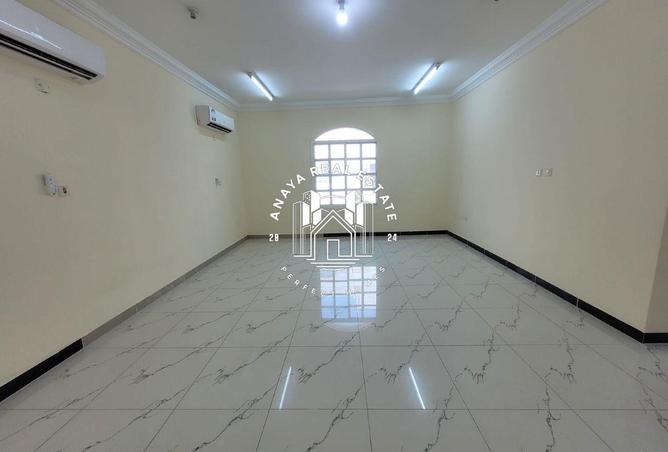 983437 - Property Image 2