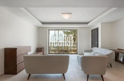 Townhouse - 1 Bedroom - 2 Bathrooms for rent in Viva West - Viva Bahriyah - The Pearl Island - Doha
