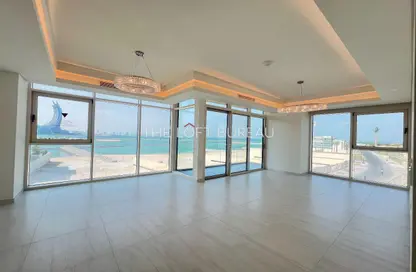 Apartment - 2 Bedrooms - 4 Bathrooms for sale in Gewan Island - The Pearl Island - Doha