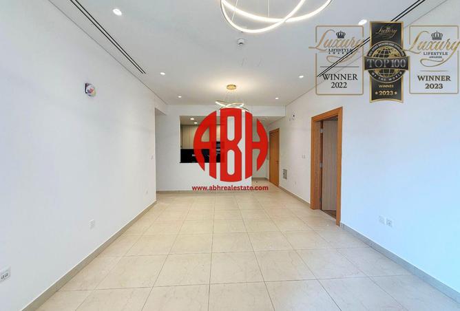 983245 - Property Image 2