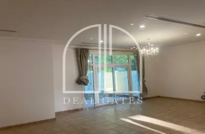 Empty Room image for: Villa - 3 Bedrooms - 5 Bathrooms for rent in Al Ain Compound - Ain Khaled - Doha, Image 1