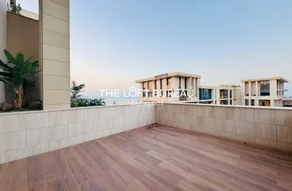 Duplex - 4 Bedrooms - 5 Bathrooms for sale in Gewan Island - The Pearl Island - Doha