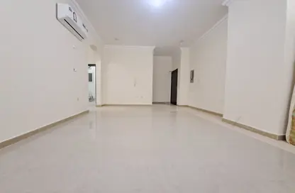 Apartment - 2 Bedrooms - 2 Bathrooms for rent in Al Nasr Street - Al Nasr - Doha