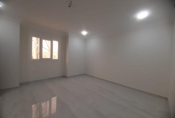 987199 - Property Image 3