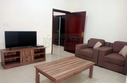 Apartment - 2 Bedrooms - 2 Bathrooms for rent in Bin Omran - Fereej Bin Omran - Doha