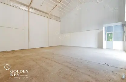 Warehouse - Studio - 3 Bathrooms for rent in Industrial Area 2 - Industrial Area - Industrial Area - Doha