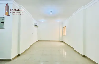 Apartment - 1 Bedroom - 2 Bathrooms for rent in Umm Ghuwailina - Doha