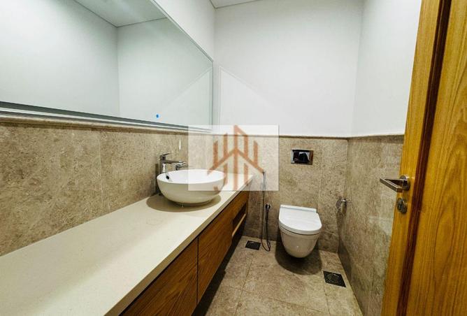953709 - Property Image 2