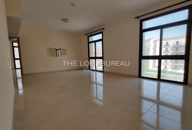 909689 - Property Image 2