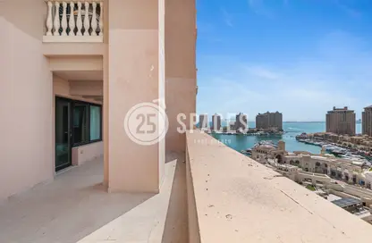 Apartment - 2 Bedrooms - 3 Bathrooms for sale in West Porto Drive - Porto Arabia - The Pearl Island - Doha