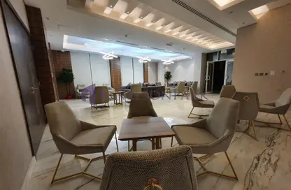 مجمع سكني - 4 غرف نوم - 6 حمامات للايجار في مرموره فيلاز - المعمورة - الدوحة