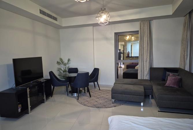 952502 - Property Image 2