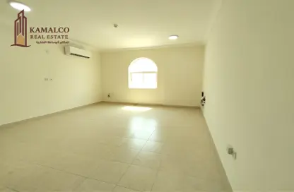 Apartment - 3 Bedrooms - 2 Bathrooms for rent in Hadramout Street - Doha Al Jadeed - Doha