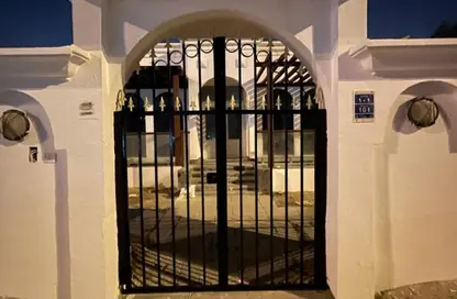 Villa - Studio - 5 Bathrooms for rent in Al Sadd Road - Al Sadd - Doha