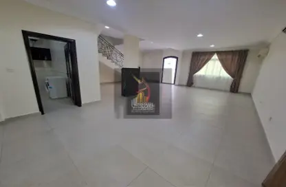 مجمع سكني - 3 غرف نوم - 3 حمامات للايجار في شارع ام السنيم - عين خالد - الدوحة