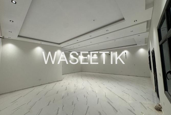 933719 - Property Image 3