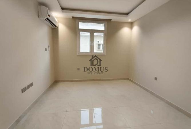 987481 - Property Image 3