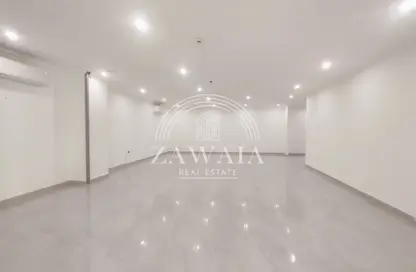 Apartment - 2 Bedrooms - 3 Bathrooms for rent in Al Sadd Road - Al Sadd - Doha