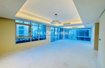 Duplex - 4 Bedrooms - 5 Bathrooms for sale in Gewan Island - The Pearl Island - Doha