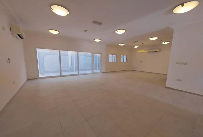 937113 - Property Main Image