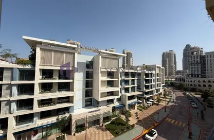 Apartment - 1 Bedroom - 2 Bathrooms for rent in Gewan Island - The Pearl Island - Doha