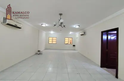 Apartment - 3 Bedrooms - 3 Bathrooms for rent in Al Mansoura - Al Mansoura - Doha