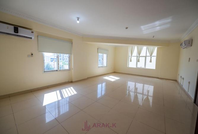 794767 - Property Image 2