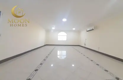 Apartment - 3 Bedrooms - 3 Bathrooms for rent in Fereej Bin Mahmoud North - Fereej Bin Mahmoud - Doha