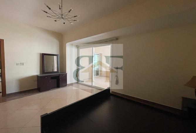 952757 - Property Image 3