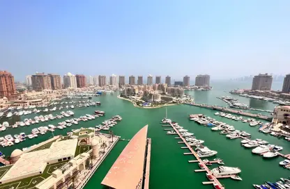 شقة - 3 غرف نوم - 4 حمامات للايجار في طريق بورتو الشرقي - بورتو أرابيا - جزيرة اللؤلؤة - الدوحة