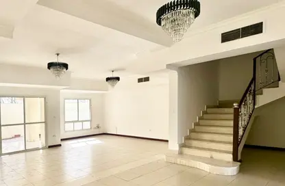 مجمع سكني - 4 غرف نوم - 5 حمامات للايجار في شارع الوعب - الوعب - الدوحة