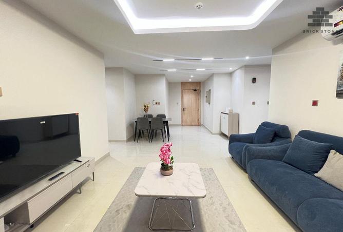 987281 - Property Image 2