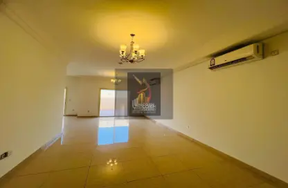 Compound - 4 Bedrooms - 5 Bathrooms for rent in Al Rayyan - Al Rayyan - Doha