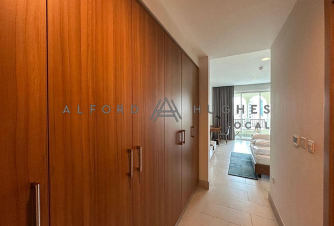 982007 - Property Image 3