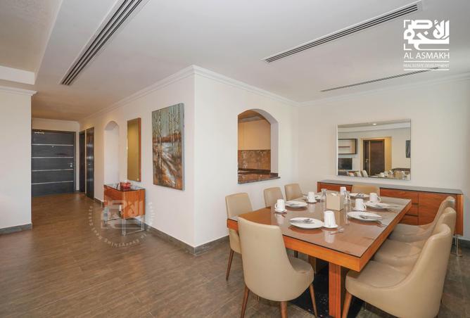 Apartment - 2 Bedrooms - 2 Bathrooms for rent in Regency Pearl 2 - Regency Pearl 2 - The Pearl Island - Doha