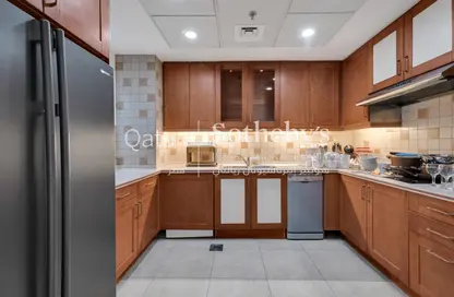 Kitchen image for: Apartment - 2 Bedrooms - 3 Bathrooms for sale in Tower 8 - Porto Arabia - The Pearl Island - Doha, Image 1