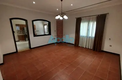 فيلا - 4 غرف نوم - 5 حمامات للايجار في الهلال - الهلال - الدوحة