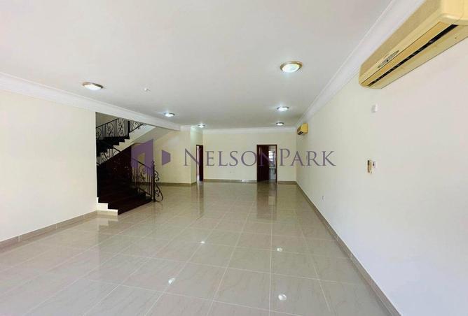 958126 - Property Image 2