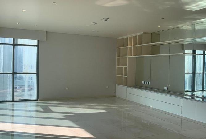 983823 - Property Image 2