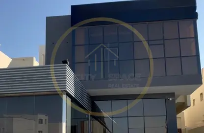 فيلا - استوديو - 8 حمامات للايجار في شمال الدحيل - الدحيل - الدوحة