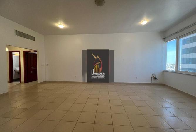 975829 - Property Image 2